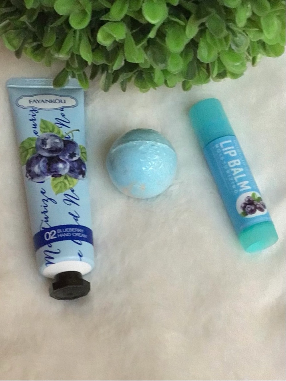 🩵 Beauty bundle - flashlight lip balm bath bomb hand cream